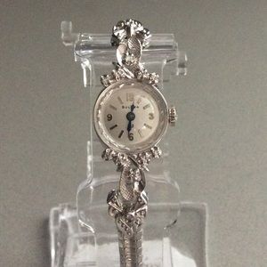 😻SOLD😻Bulova Vintage Watch 14k
